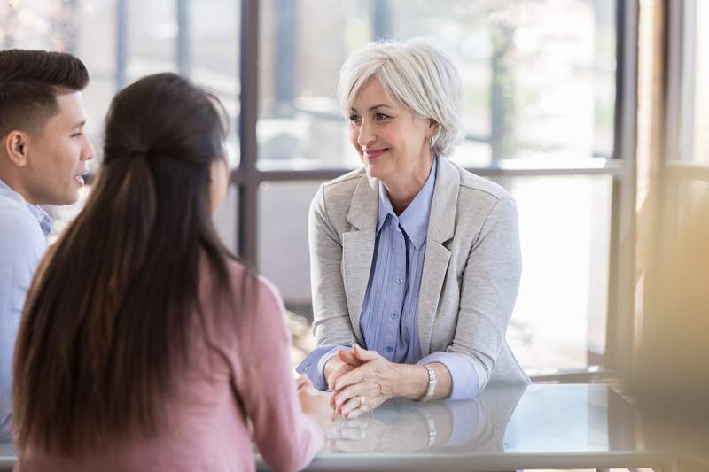 Je suis un thérapeute relationnel, et ce sont les 6 questions les plus courantes que les personnes mariées me posent