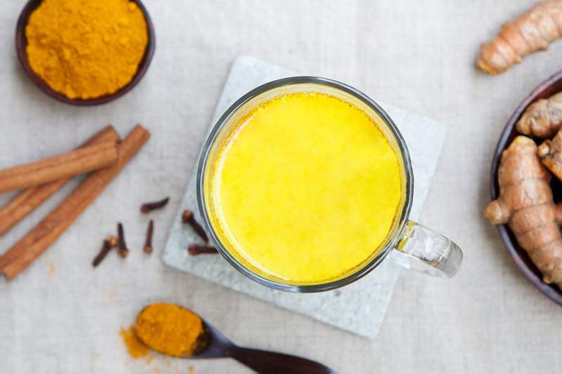 Du luktar som en baby prosti-turmeric latte kan vara det största receptet du någonsin kommer att träffa