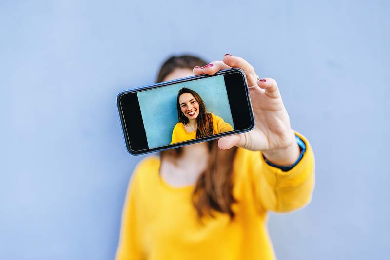 'Freund-Mirroring' ist der Grund für das Vertrauensschub, Selfies an Ihre Freunde zu senden