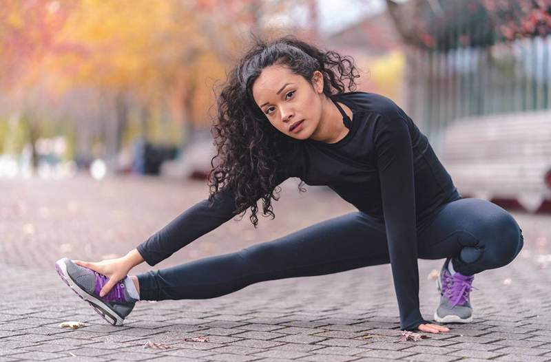 Nie mogę nadążyć za żargonem HIIT? Użyj tego glosariusza, aby pominąć zamieszanie treningowe