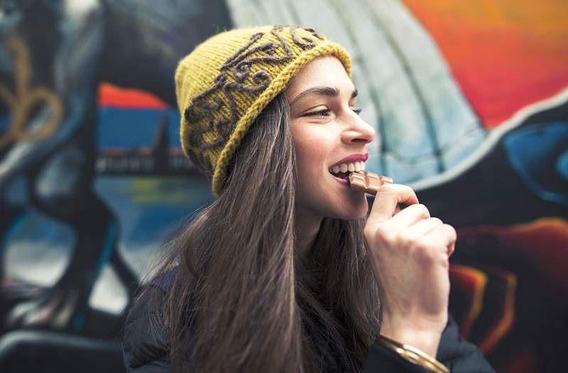 Mörk choklad vs. Mjölkchoklad här är vilken som är friskare, en gång för alla