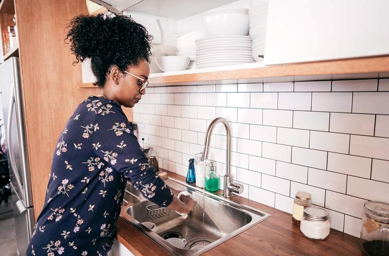 5 Genius Back Soda Cleaning Hacks, o kterých jste nikdy nevěděli