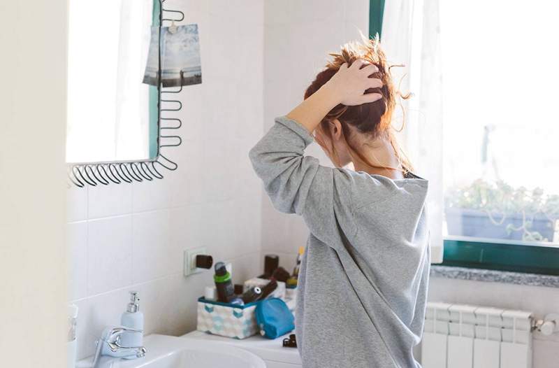 Un dermatologo pesa quanto tempo per usare quello shampoo della forfora