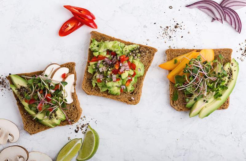 Cum un bucătar pe bază de plante adaugă proteine ​​suplimentare la toastul ei de avocado