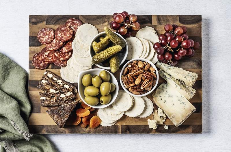 9 belles planches pour faire passer votre jeu de charcuterie à la maison au niveau supérieur