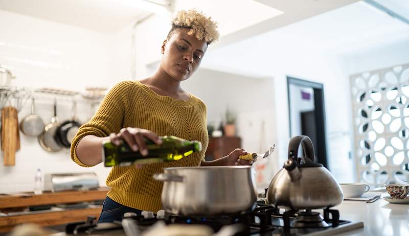 L'American Heart Association vient de partager que c'est le meilleur type d'huile de cuisson pour la santé cardiovasculaire