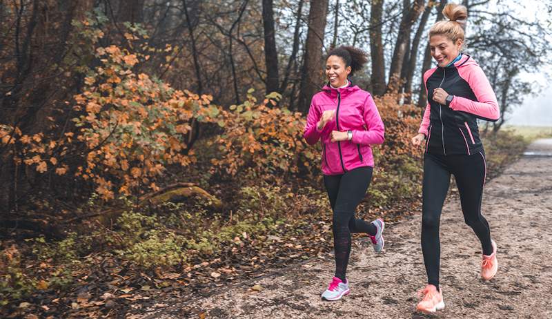 Estas son las mejores zapatillas de deporte para usar si tiene tendinitis de Aquiles, según los podólogos