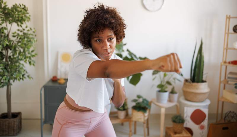 Video posnetki Tae Bo Billy Blanks so bili moji vadbi kot najstnik. Danes so še vedno zabavna, visokoenergijska izdaja