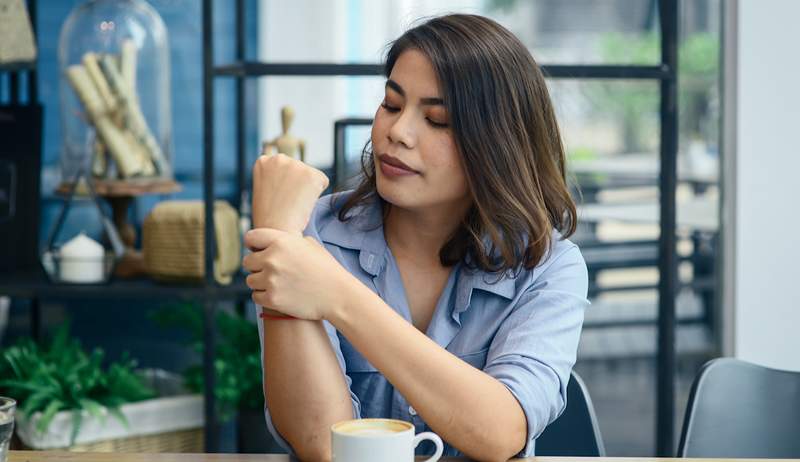 Need lihtsad venitused aitavad teil leida leevendust karpaalkanali sündroomist