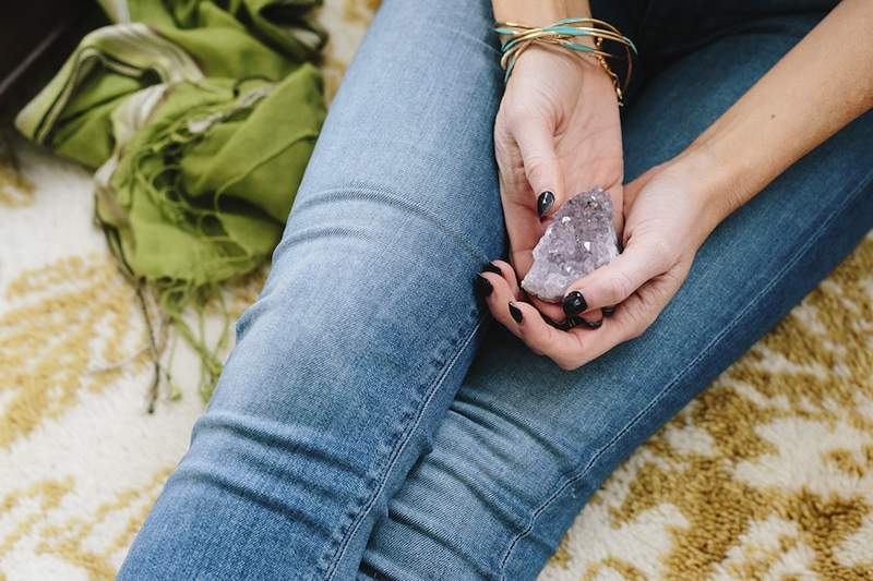 El único cristal con el que siempre debes viajar para aliviar el estrés y desterrar las malas vibraciones