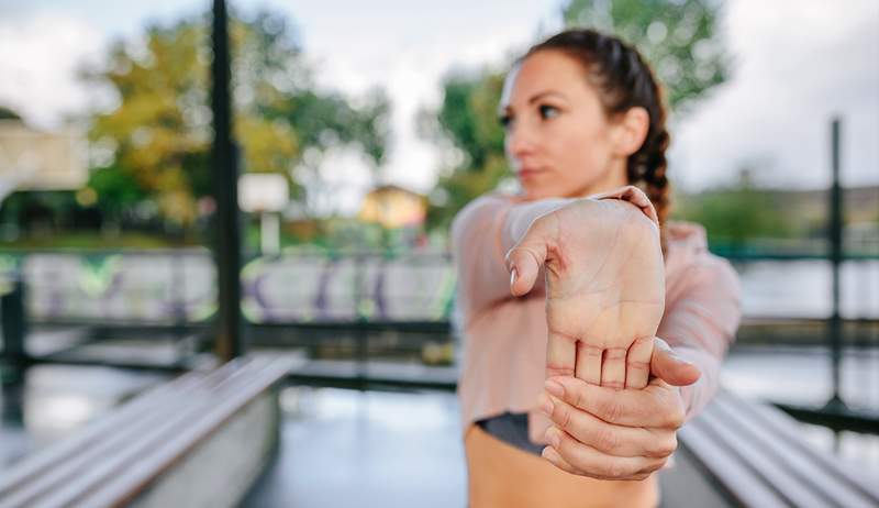 Jika Anda bekerja dengan tangan, latihan mobilitas pergelangan tangan ini adalah kunci untuk menjaga diri sendiri