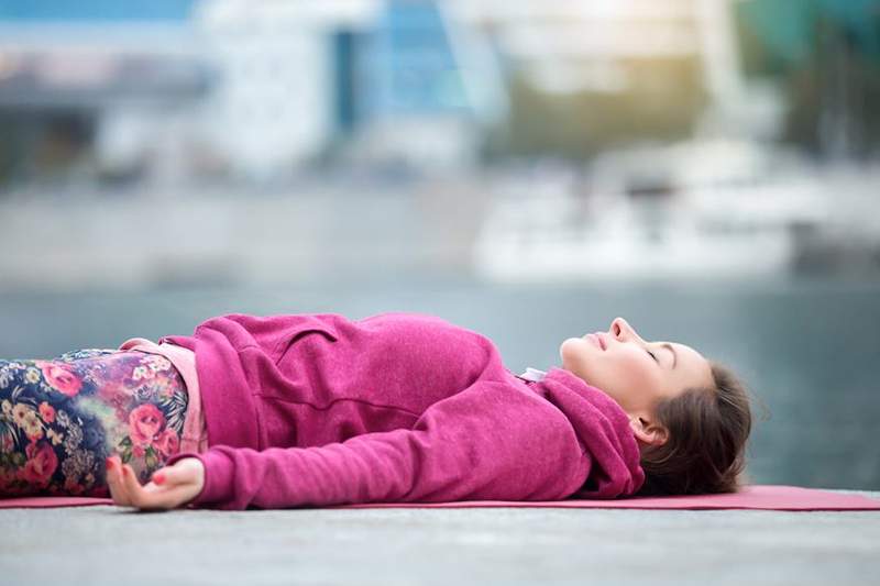 Hemligheten med att klocka timmar värt sömn på några minuter? En yoga nidra -session