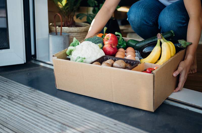 Come le banche alimentari si sono fatti avanti per nutrire i milioni di americani che hanno fame durante la pandemia