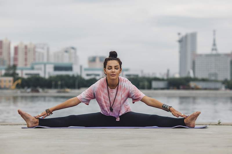 Gymnasts zweren bij de dagelijkse 'pancake' -stretch voor een betere flexibiliteit