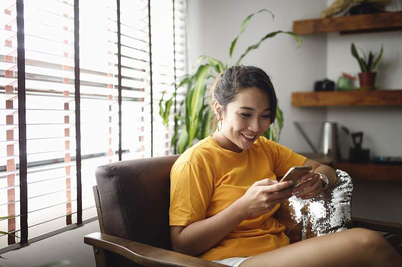 Como fazer amigos em um mundo somente digital, de acordo com um especialista em amizade