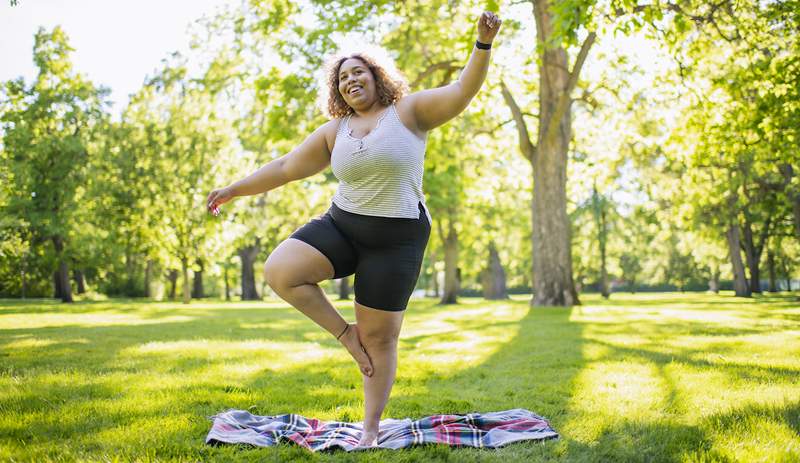 Hier is hoe u uw saldo in 30 seconden kunt testen, volgens een gecertificeerde personal trainer