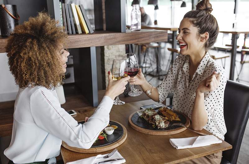 A menos que você tenha alergia alimentar, provavelmente não precisa se estressar com o óleo de cozinha do seu restaurante