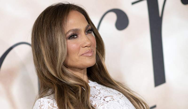 Jennifer Lopez ringatta ezt a fenntartható ruhát a nászútján, mielőtt eladná