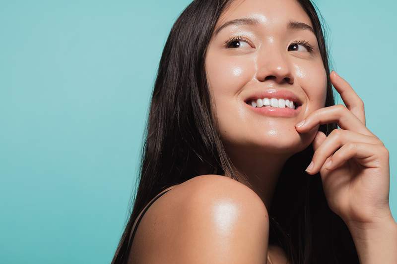 8 Conseils de soins de la peau dermatologue qui coûtent 0 $ pour ajouter à votre régime