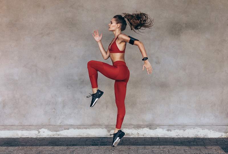 Langkah plyometric super-intense ini menggabungkan dua latihan glutes paling sukar menjadi satu latihan punggung pembunuh