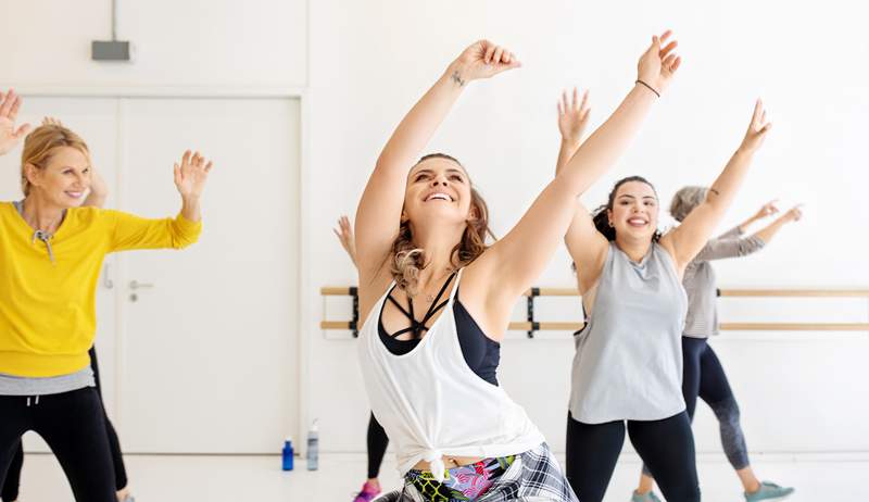 Zacząłem robić jazzercise zamiast moich codziennych spacerów i to wzmacniająca, terapeutyczna zabawa, o której nie wiedziałem, że potrzebuję