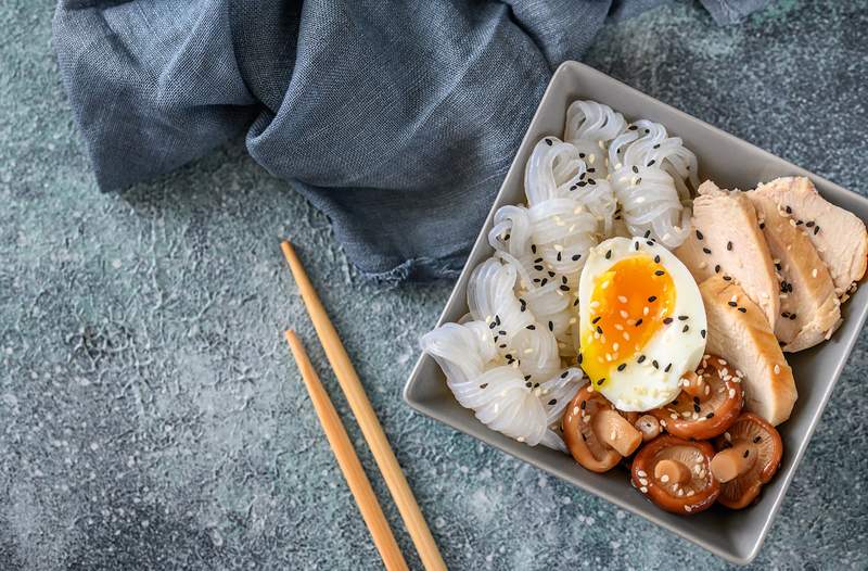 La farina di Konjac è l'ingrediente ad alta fibra che rende i noodles Shirataki così sani (e deliziosi)