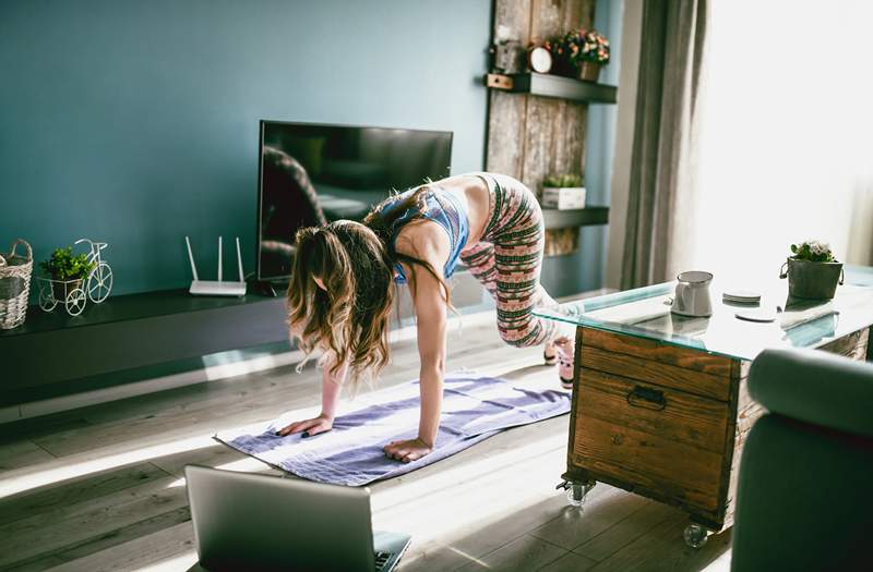 Menemukan latihan HIIT tubuh bagian bawah yang sama efektifnya dengan (tapi * cara * lebih menyenangkan dari) ratusan squat