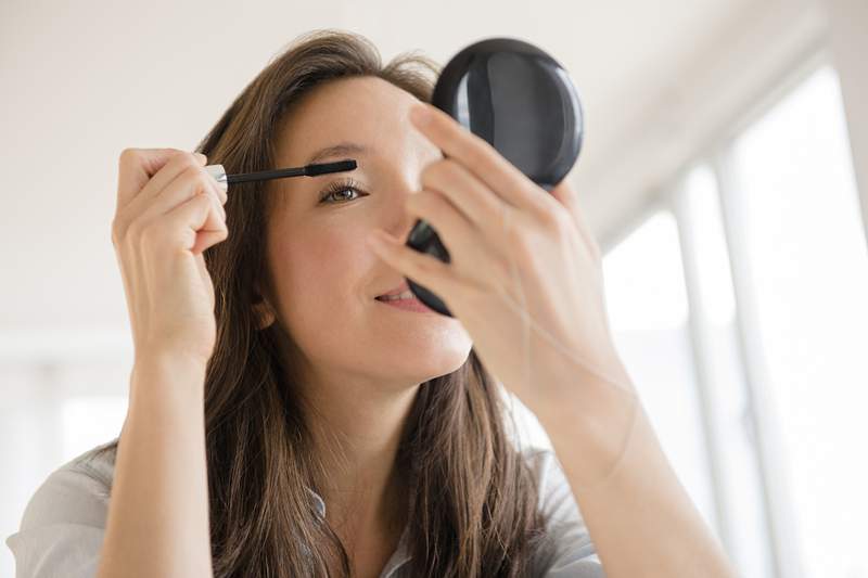 En makeupartist deler nøyaktig hvor mange strøk med mascara som vil gi deg de fluffeste vippene dine noensinne