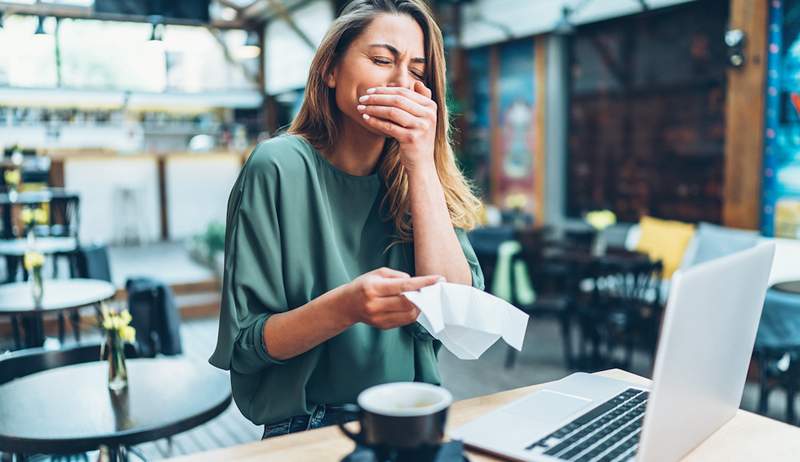 Perché le tue allergie sono peggiori quando ti svegli e cosa può aiutare