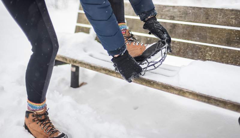 5 pares de grampos anti-escorregamento para impedir que você caia em suas caminhadas nevadas