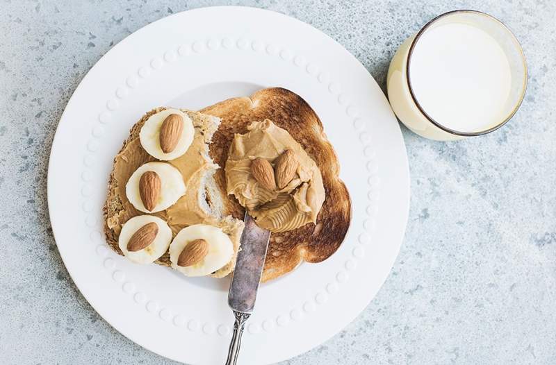 Nut Butter Battle Almond vs. Jordnöt