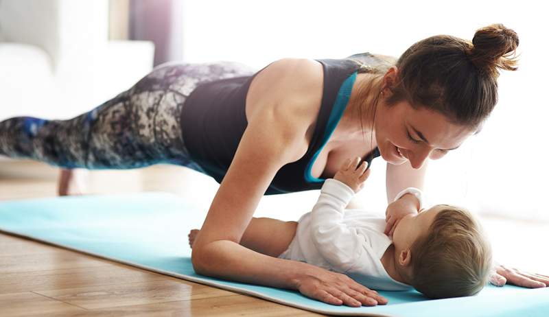 Aš išbandžiau beveik kiekvieną po gimdymo treniruotės programą, kurią galėjau rasti internete, ir būtent tai aš rekomenduočiau naujoms mamoms