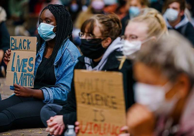 4 maneiras de lutar através da justiça social Burnout enquanto ainda faz o trabalho