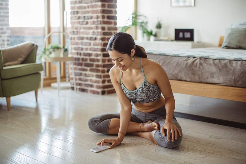 Aplikasi baru Ella yang lezat adalah toko serba ada untuk yoga sesuai permintaan dan makanan penutup sehat-am i di surga?