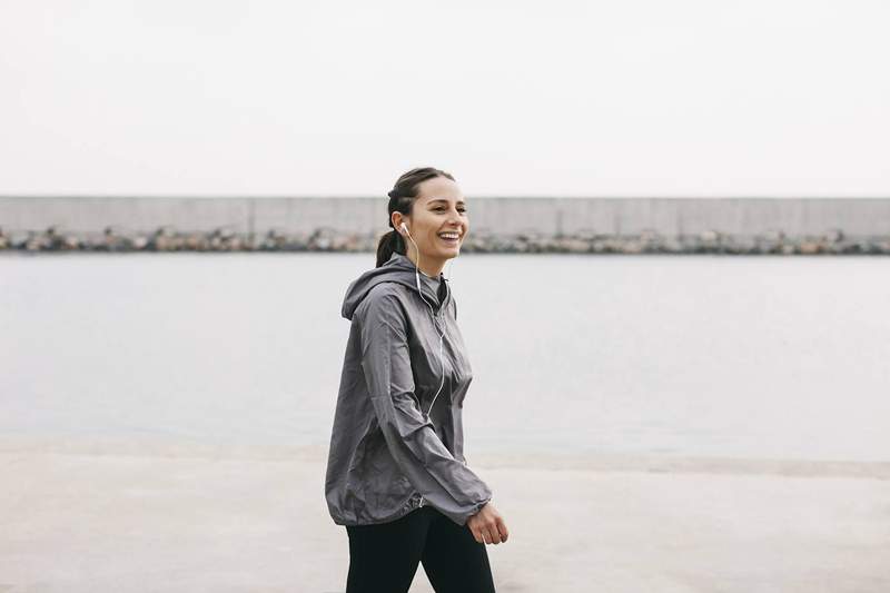 Llegue a su objetivo diario con estos entrenamientos de caminata guiados por el entrenador