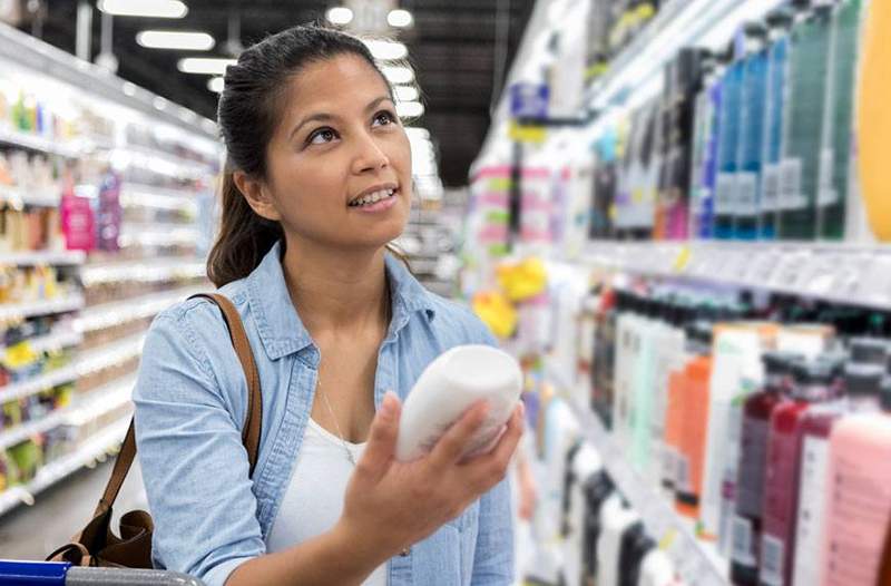 Lopullinen opas siihen, mitä ne hämmentävät shampoo -ainesosat todella tekevät