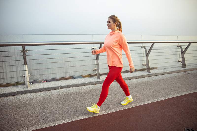 Perché una delle cose migliori che puoi fare per le gambe doloranti è ... fare una passeggiata