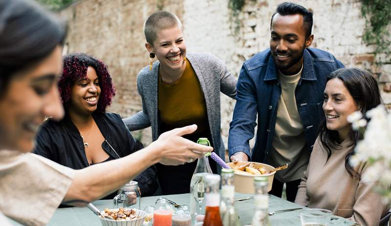 Heb een frenemy in je sociale kring? Hier zijn de DOS en Don'ts om vredig naast elkaar te bestaan