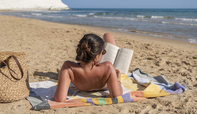 Her er den beste moderne klassiske boken du bør legge til i sommerleserlisten din, basert på stjernetegn