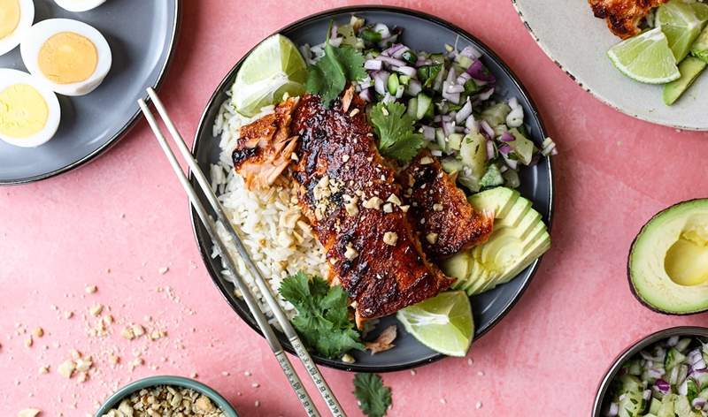 7 lezat ini mengambil mangkuk salmon viral dikemas dengan omega-3s