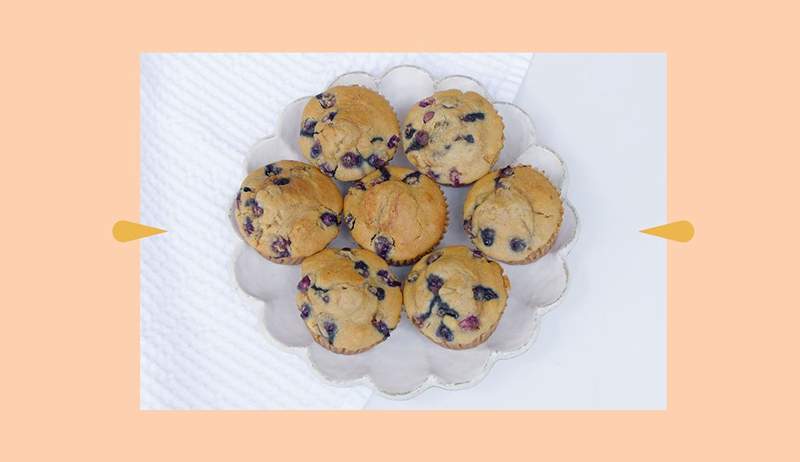 Diese glutenfreien Blaubeer-Muffins betteln nur darum, mit Butter gepackt zu werden