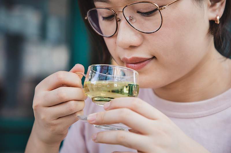 Chrysanthemum Tea -hyödyt, tausta ja parhaat panimokäytännöt perinteisten kiinalaisten lääketieteen asiantuntijoiden mukaan