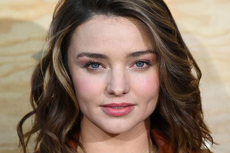 Celana yoga $ 26 yang bersumpah Miranda Kerr