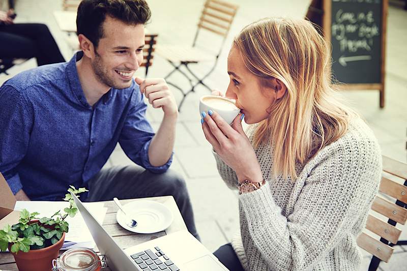 3 cara untuk membezakan 'pengeboman cinta' dari tingkah laku hubungan awal yang sihat