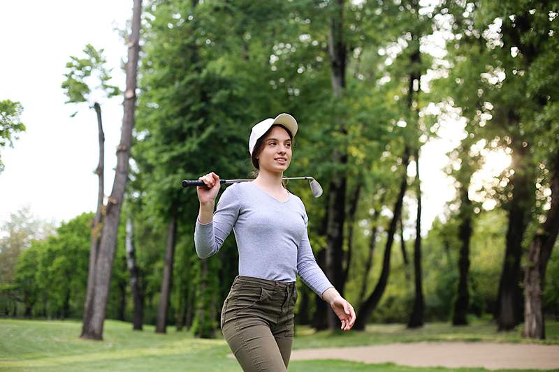 Sono un professionista del golf, e qui ci sono 5 consigli che ogni principiante dovrebbe sapere prima di tee in piedi la prima volta