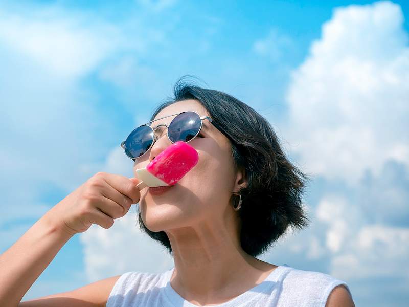 Comer una paleta de bebidas deportivas antes de hacer ejercicio en el calor puede hacer que se sienta más fácil