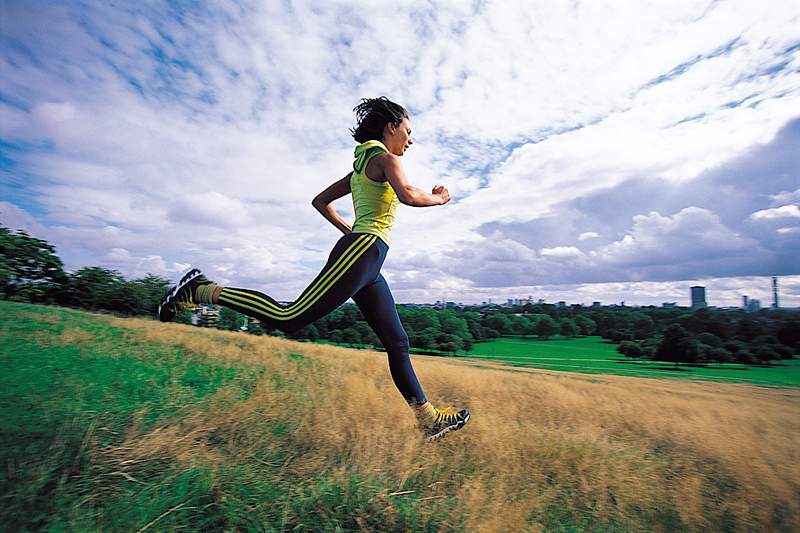 Perché correre in discesa è così ingannevolmente duro e come renderlo più facile