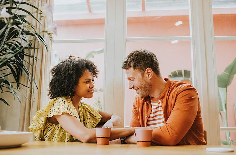 Le 4 regole di base richieste per un sano amico con benefici per la relazione e cosa fare quando le cose si complicano