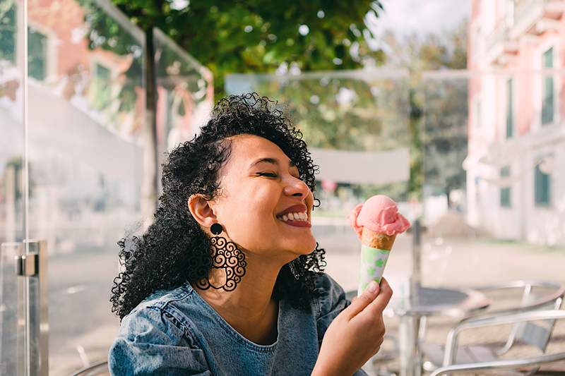 5 voordelen van het regelmatig eten van dessert, volgens diëtisten