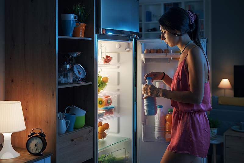 7 manieren waarop je lichaam je vertelt dat je waarschijnlijk onder eten bent, volgens een eetstoornis RD